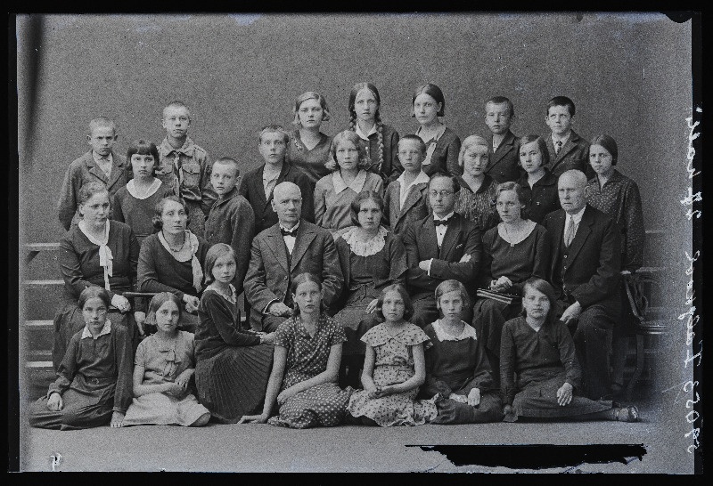 Viljandi Linna 1. Algkooli VI klass.