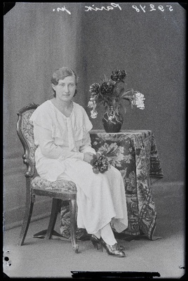 Parik.  similar photo