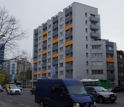 Elamu Tallinnas Liivalaia tn, vaade hoonele nurgalt. Arhitekt Ants Raid, KP rephoto