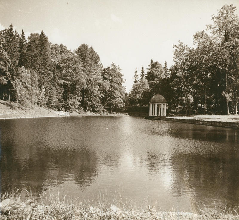 Palmse mõis, rotund ja paadisild