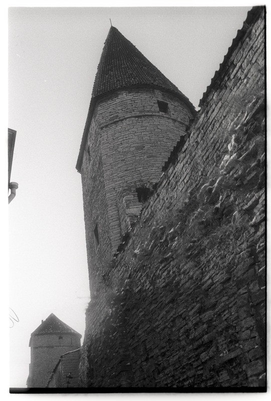 „Arhitektuur“ - Tallinn. Vaade Tallinna linnamüüri tornidele.