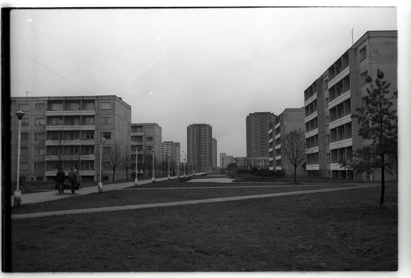 „Uus elamurajoon“ - Tallinn, Lasnamäe. Vaade paneelmajadele.