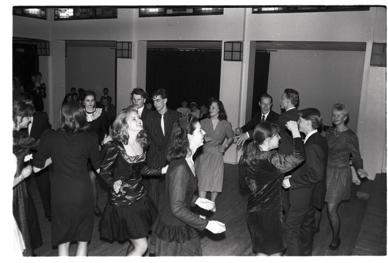 „Pidu” - rahvas tantsimas