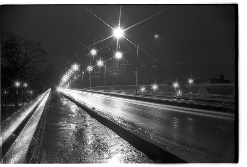 „Öö pilt“ - öine vaade Pärnu mnt viaduktile, pikk säri