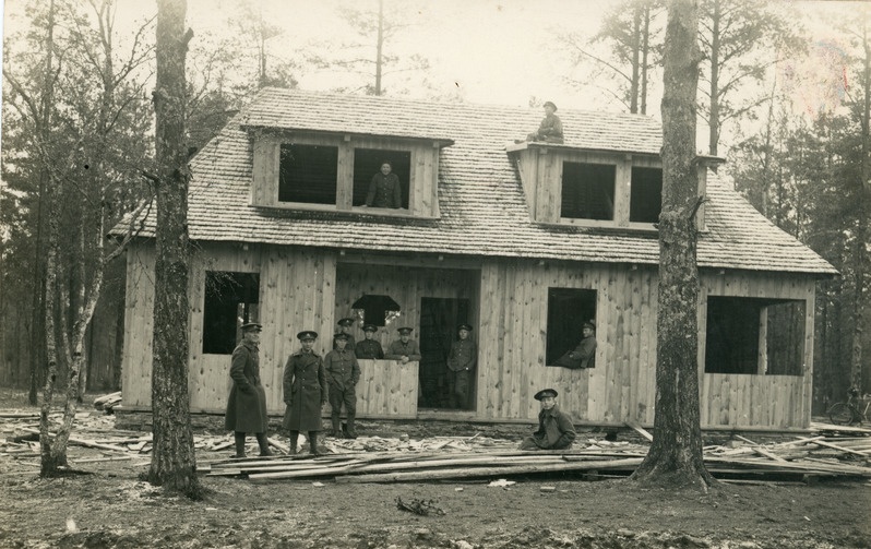 Ohvitseride maja üles ehitus,1.10.1930.aastal