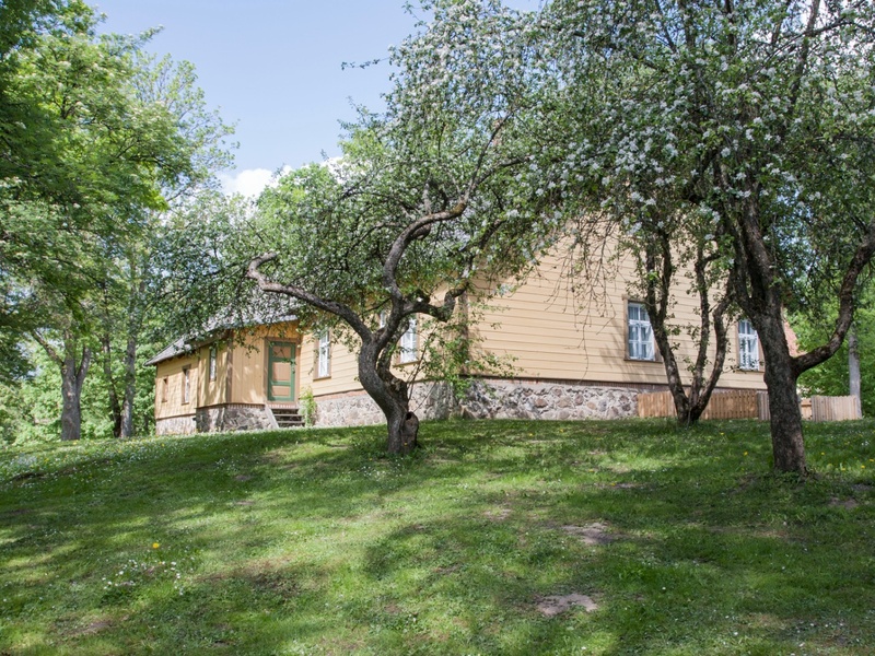 Palamuse ajalooline kihelkonnakoolimaja. rephoto