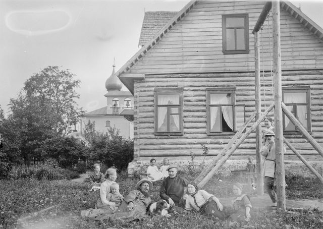 Pastor Usstan's family at the garden of the priest of Tailova