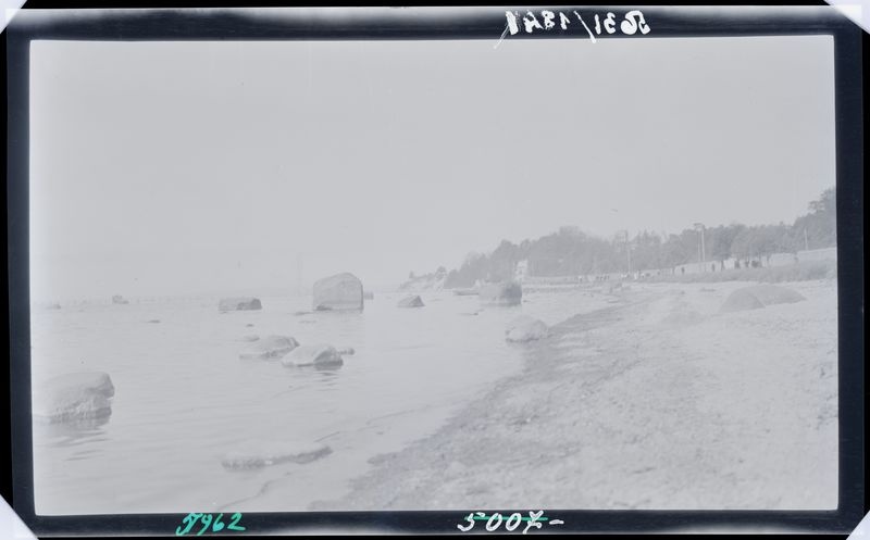 Maarjamägi, vaade Kadrioru alt Maarjamäe lossi suunas, mererand, ca 1912. a. Reval Strand bei Marienberg. Tallinn.