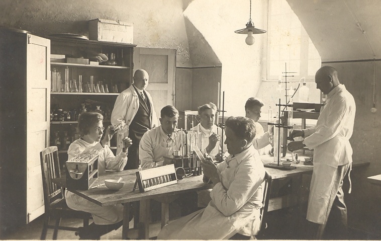 Õisu Piimanduskooli laboratoorium