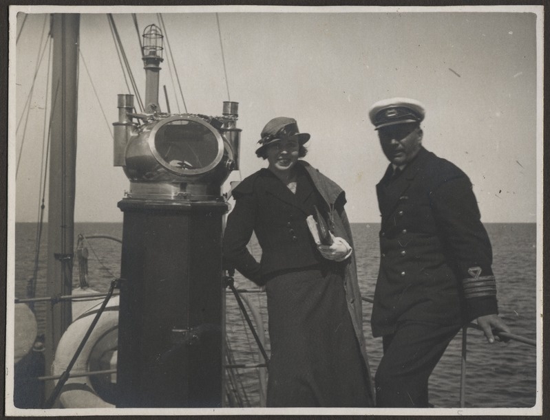 Hermann Tõnissoo naiskaaslasega aerulaeval "Lood", foto Hermann Tõnissoo perealbumist