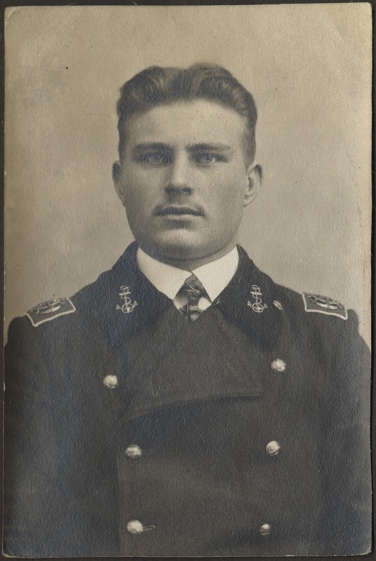 Portreefoto: Hermann Tõnisoo. Foto Hermann Tõnissoo perealbumist