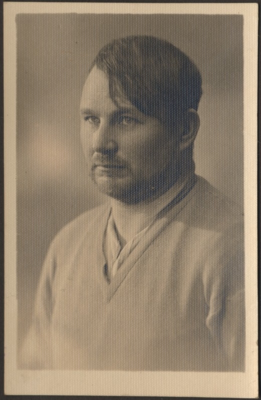 Portreefoto: Hermann Tõnissoo. Foto Hermann Tõnissoo perealbumist