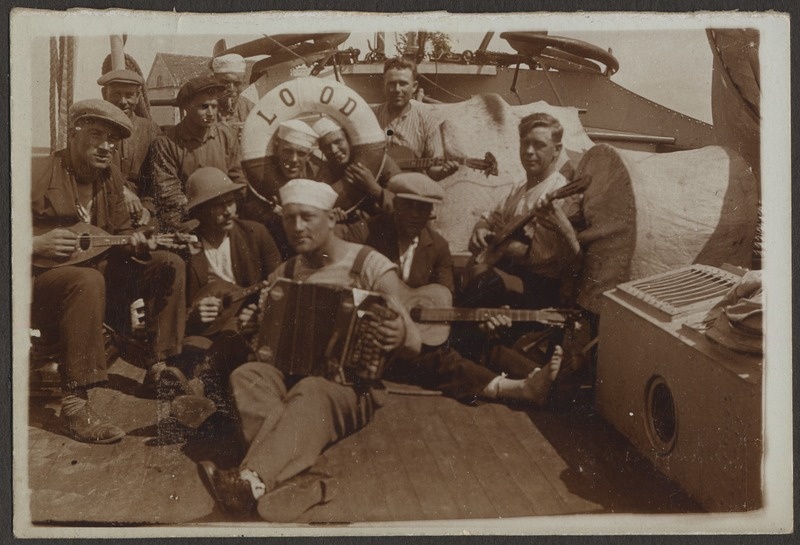 Aurulaev "Lood" meeskond, foto Hermann Tõnissoo perealbumist