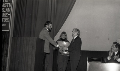 Eesti Riikliku Meremuuseumi teaduskonverents, õnnitlused ja kingitused, Risto Halme, Helsingi Meremuuseumi direktor, Sisko Halme, Ants Pärna, muuseumi direktor, Hugo Maide  similar photo