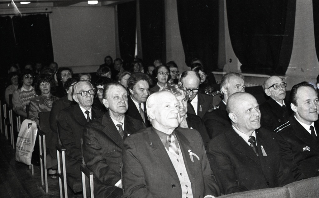 Eesti Riikliku Meremuuseumi teaduskonverents, vaade saali, Rudolf Remmelt, Leo Piik Meresõprade ringist, Georg Rosenberg Kroonlinnast, seotud jäämurdjaga "Volõnets"