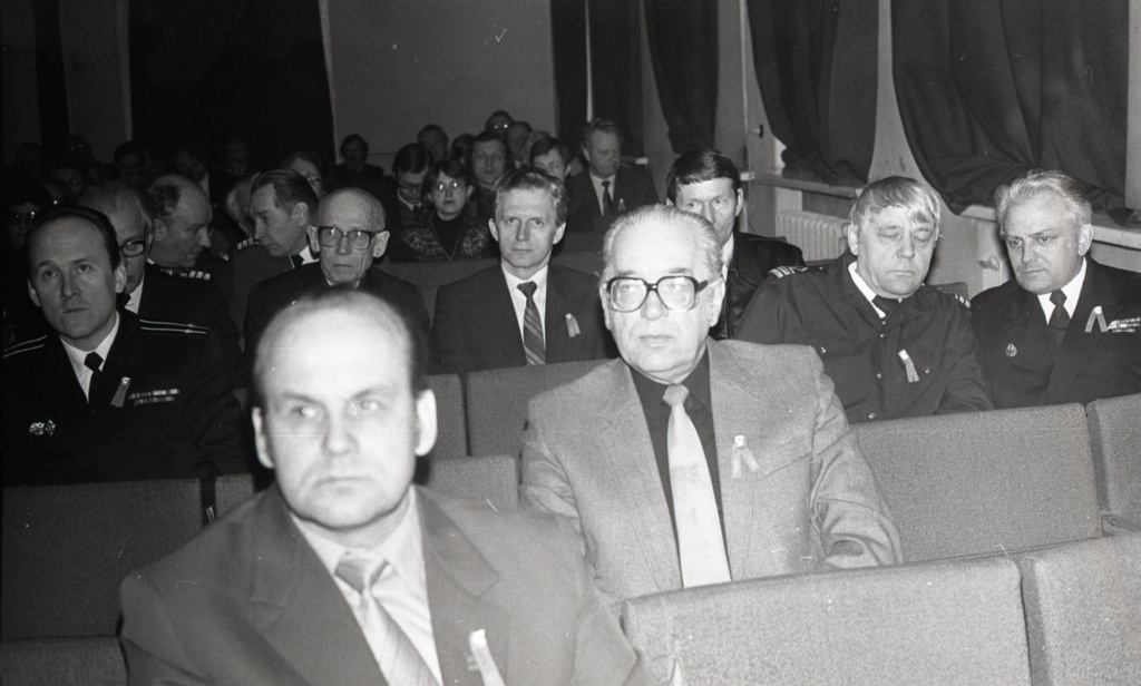 Eesti Riikliku Meremuuseumi teaduskonverents, vaade saali, esireas Vello Mäss, teises reas Endel Sõerde, ETV diktor, klubi "Viikar" president, kolmandas Georg Rosenberg, G. Põžov ja Vladimir Kopelman