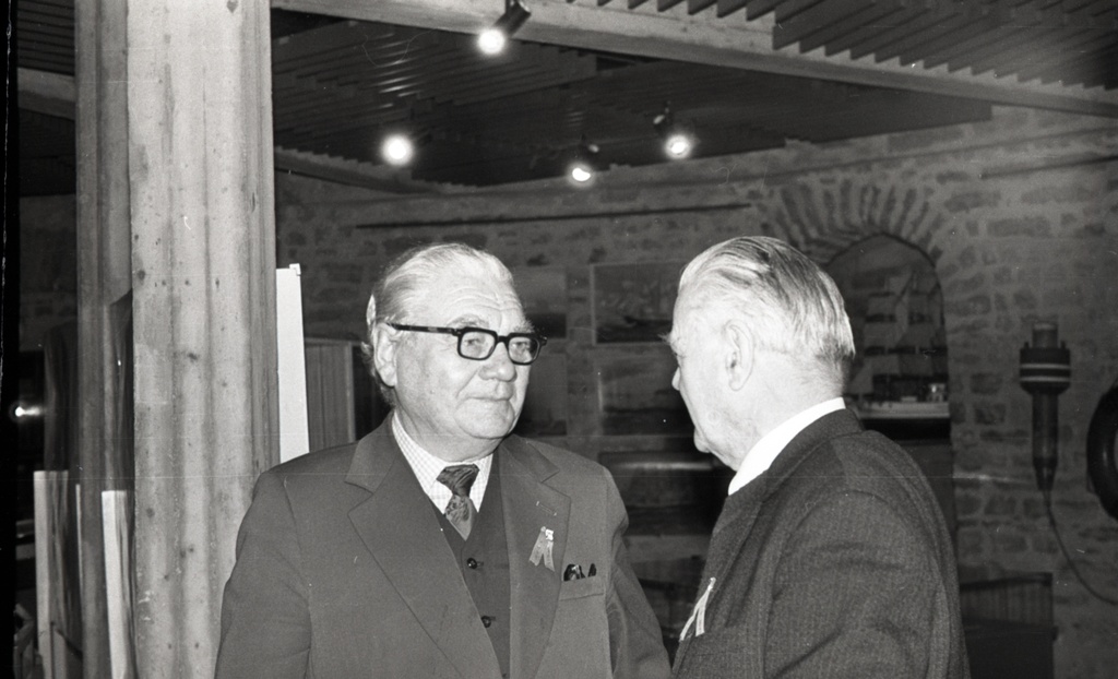 Eesti Riikliku Meremuuseumi teaduskonverentsist osavõtjaid muuseumis näituse avamisel, Herman Sepp ja Edmund Russow
