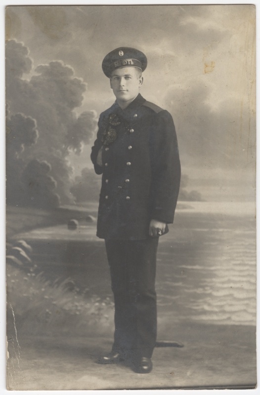 Vene Tsaarilaevastiku vahilaeva "Berkut" madrus vormis.
Portreefoto.
29.10.1917