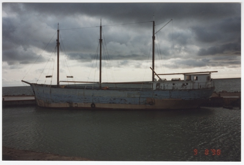 Mootorpurjelaev "Alar" Sõru sadamas