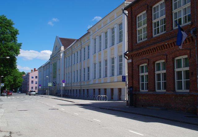 School building at the University of Tartu on Vanemuise Street rephoto