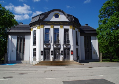 Façade of the theatre Vanemuine small house (Vanemuise 45a). Tartu, 1990-1995. Photo Malev Toom. rephoto