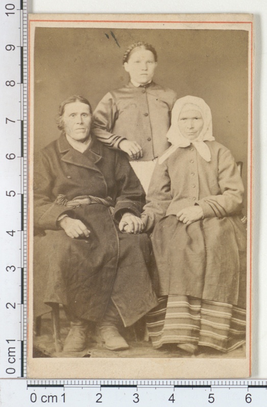 Jakob Tulff, abikaasa ja tütar 1874