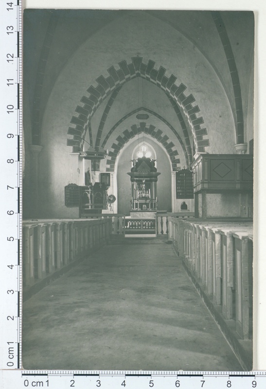 Muhu kiriku sisevaade 1909