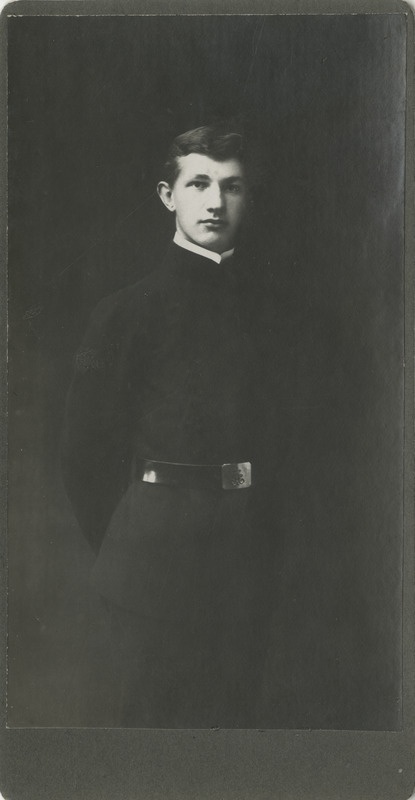 Artur Herodes sõjaväe mundris