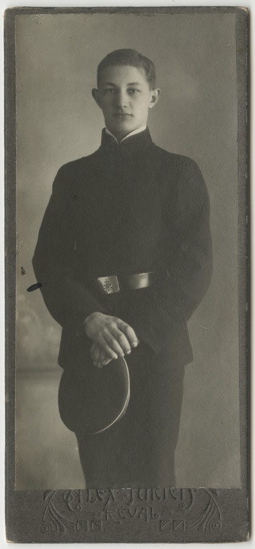 Eerik Tender sõdurivormis