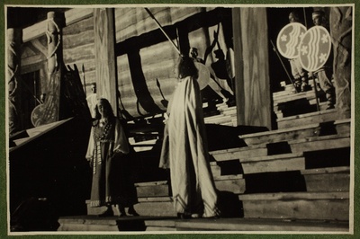 Leo Kalmeti lavastatud vabaõhuetendus "Lembitu" Juhan Sütiste draama "Ristikoerad" ainetel Tallinna laululaval.  duplicate photo