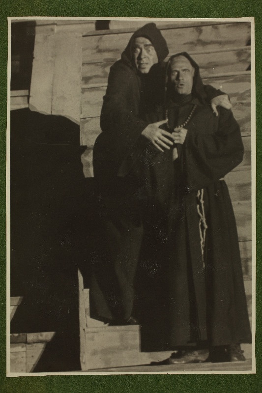 Leo Kalmeti lavastatud vabaõhuetendus "Lembitu" Juhan Sütiste draama "Ristikoerad" ainetel Tallinna laululaval.