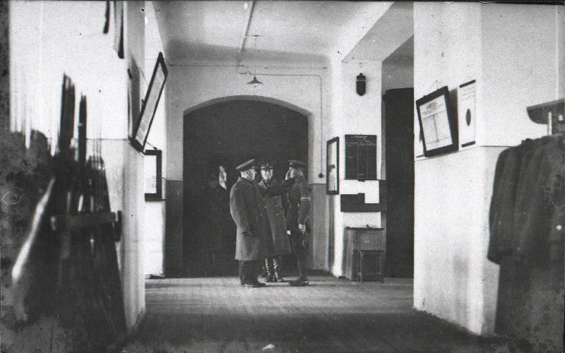 10. Üksiku Jalaväepataljoni 3. diviisi ja Tallinna garnisoni ülem kindralmajor Johan Unt inspekteerimas pataljoni kasarmut.