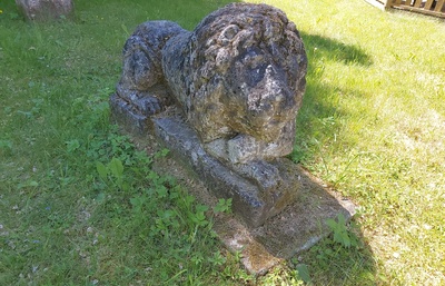 Dolomiitlõvi Randvere mõisa aias rephoto