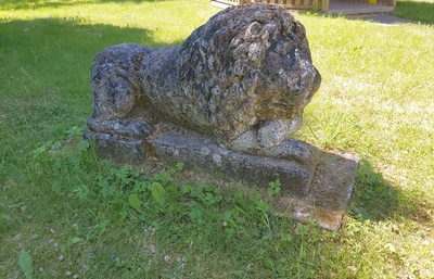 Dolomiitlõvi Randvere mõisa aias rephoto