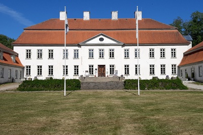Singing party in Hiiumaa Suuremõisa rephoto