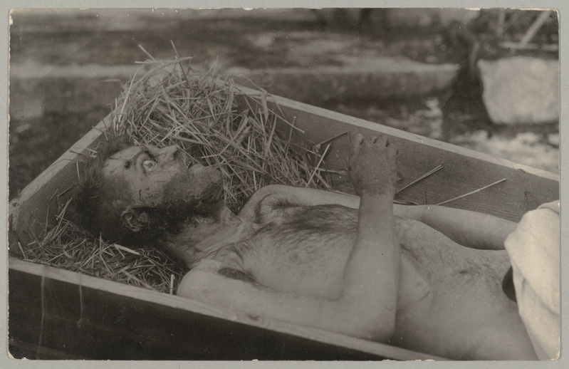 1919.a. veebr. Saaremaa töörahva ülestõusust osavõtnud võitleja surnukeha.