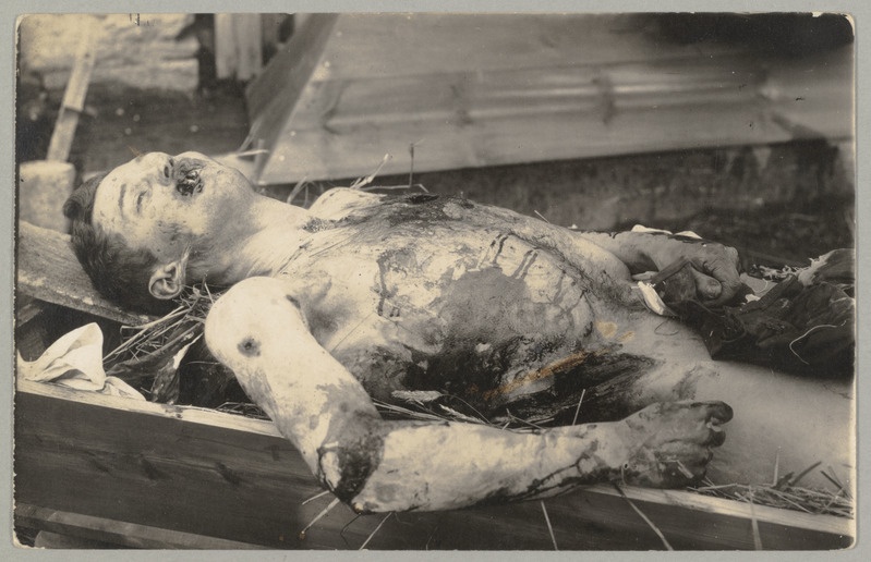 1919.a. veebr. Saaremaa töörahva ülestõusust osavõtnud võitleja surnukeha.