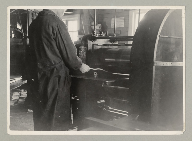 Tartu Alumiiniumivabrik "TAV" - stanniol-alumiiniumi valtsimine.