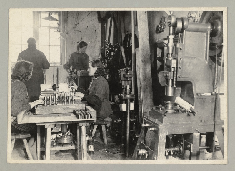 Tartu Stannioli- ja Tuubivabrik - tuubide valmistamise osakond.