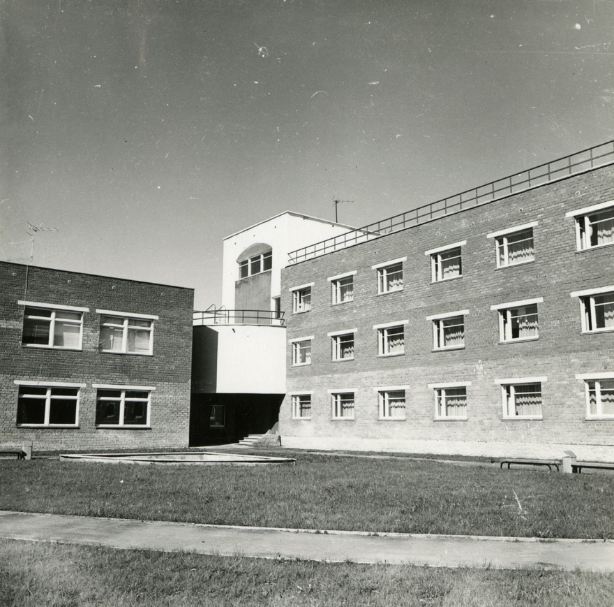 Sanatoorium Kuressaares, vaade sissekäigule