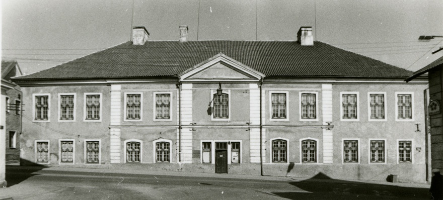 Ameti- ja kohtuhoone Rakveres Tallinna tänaval, fassaadivaade. Arhitekt J. Mohr (tüüpprojekt)