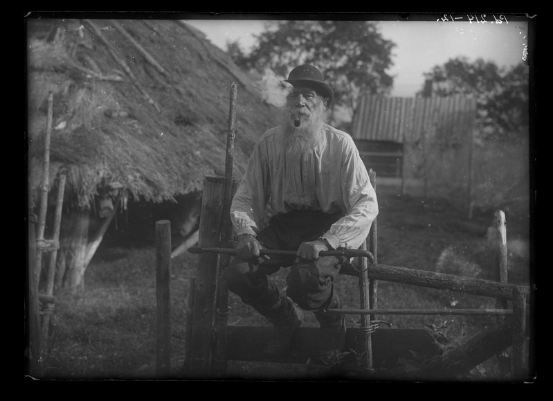 Kalamees Pärtel Ribin Mummassaare rannas