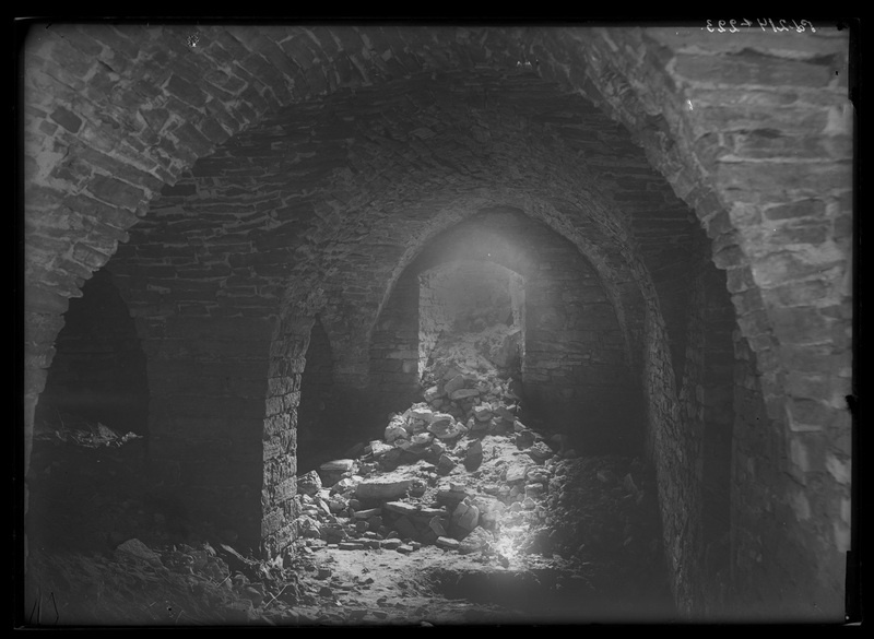 Saaremaa, Maasilinna maa-alused keldrid