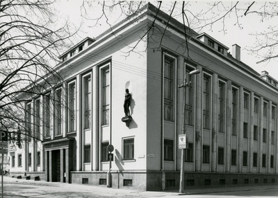 Eesti panga hoone Tartus, 3 vaadet hoonele. Arhitektid Arnold Matteus ja Karl Burman  similar photo