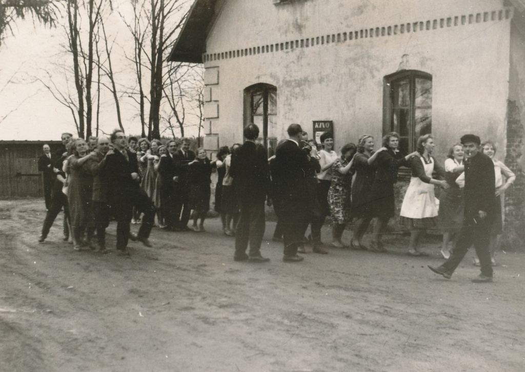 Foto. Loosi mõisahoone (detail). 1964.