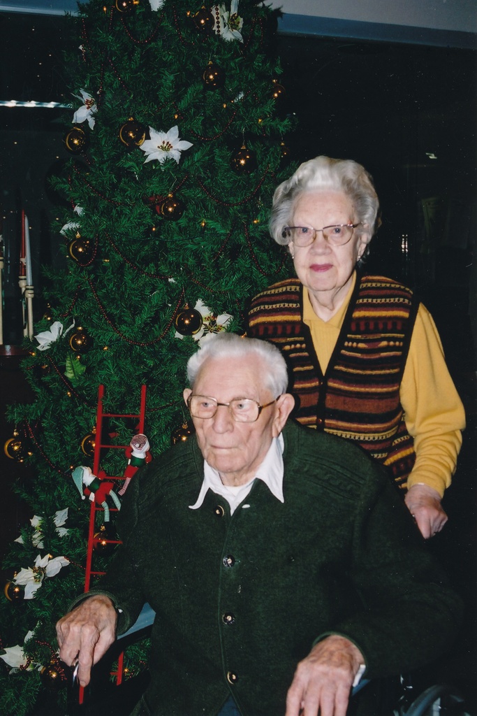 Foto. Foto. Herta ja Voldemar Lember 2003.a.jõulude ajal.