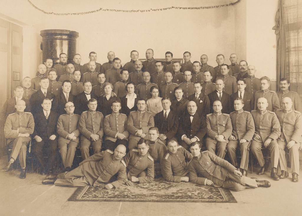 Foto. Võru politsei 10. aastapäeva pühitsemise puhul 2. veebruaril 1929. a. (grupipilt).