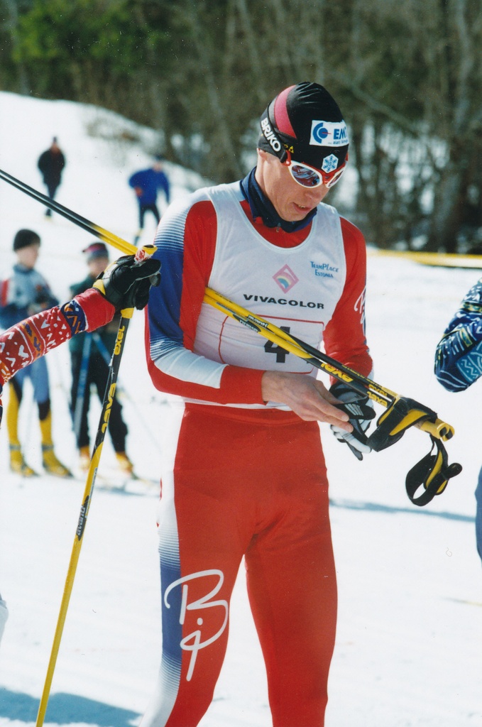 Foto. Murdmaasuusataja Raul Olle Eesti murdmaasuusatamise meistrivõistlustel Otepääl 2000.a.