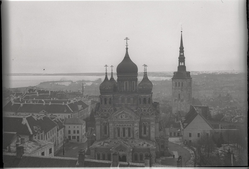 Tallinn. Vaade Al. Nevski katedraalile Lossi platsi poolt