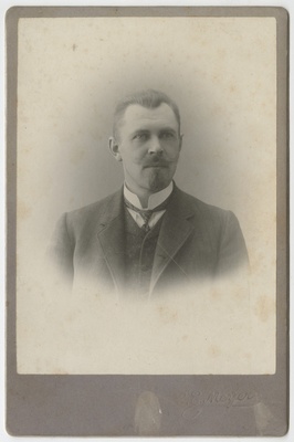 Määratlemata mees  duplicate photo